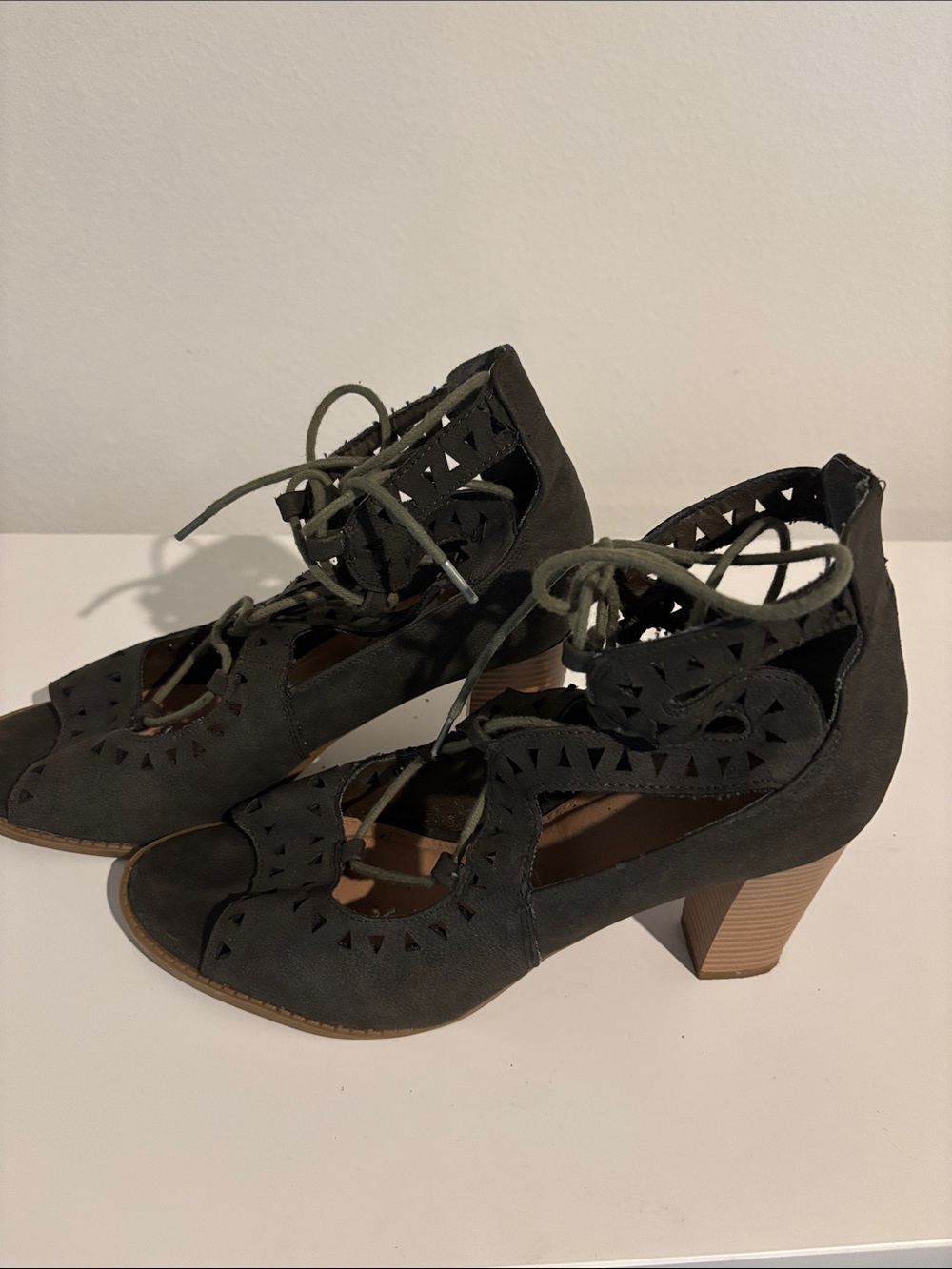 Report Hunter Green Lace-Up Cutout Block Heel Sandals
